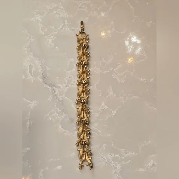 Crown Trifari Pearl & Crystal Bracelet 1950s Vintage Jewelry Floral - Picture 3 of 11